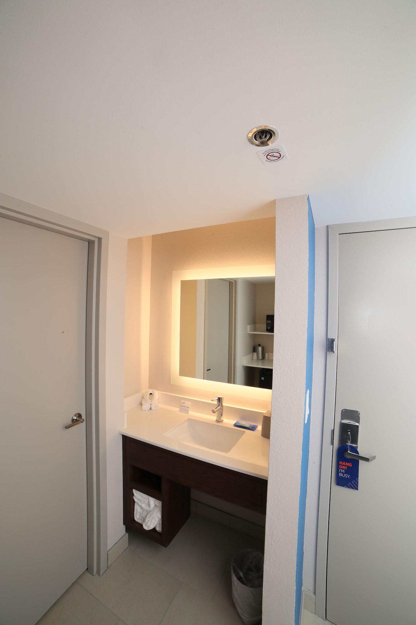 Holiday Inn Express Naperville By Ihg Zewnętrze zdjęcie