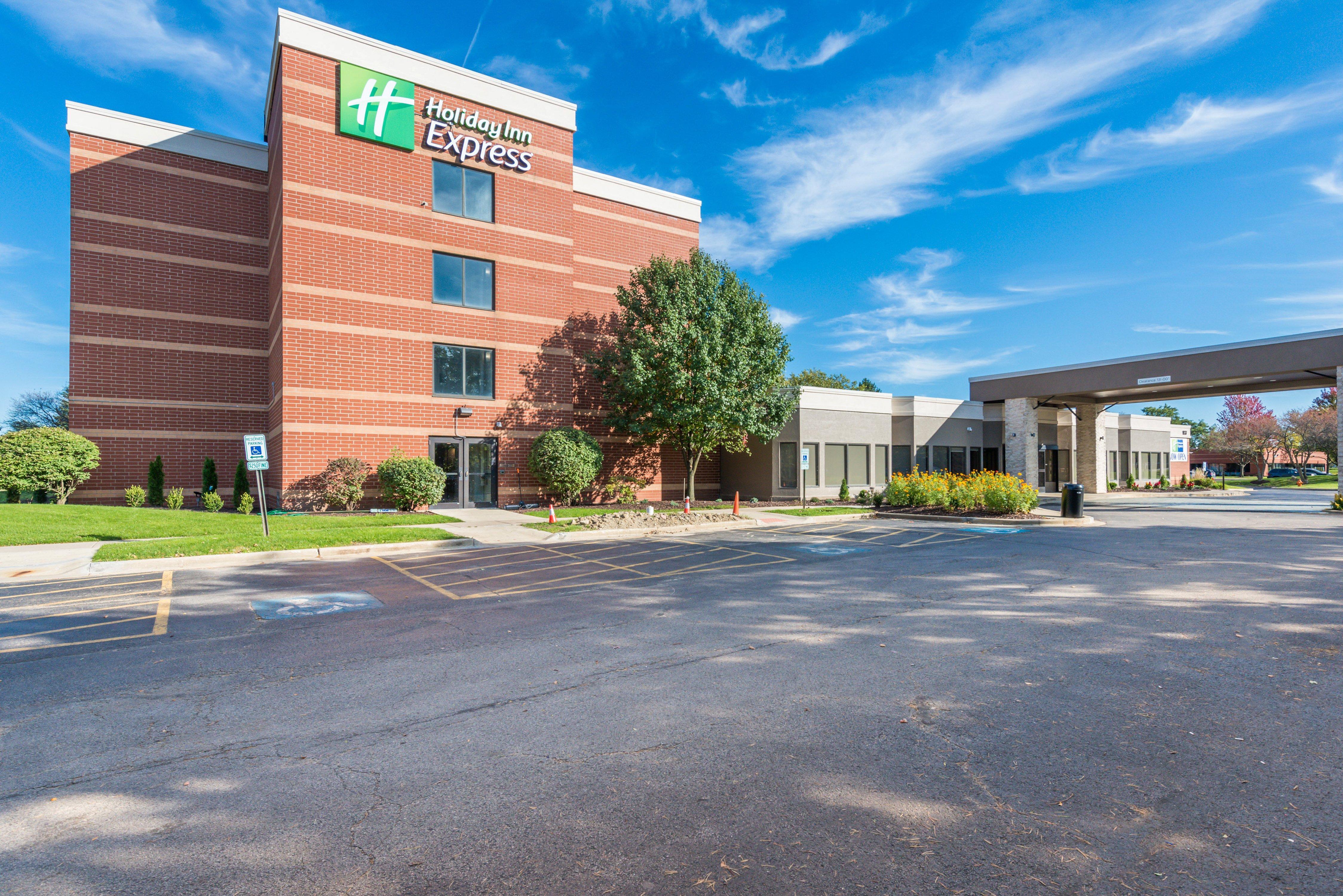 Holiday Inn Express Naperville By Ihg Zewnętrze zdjęcie