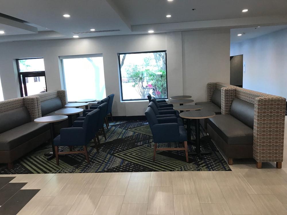 Holiday Inn Express Naperville By Ihg Zewnętrze zdjęcie