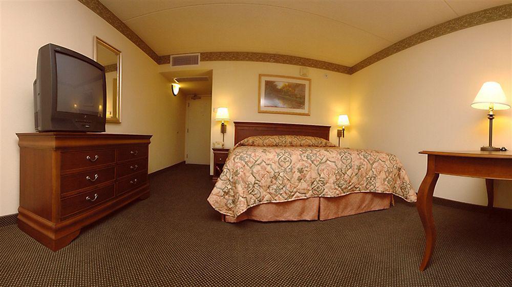 Holiday Inn Express Naperville By Ihg Zewnętrze zdjęcie